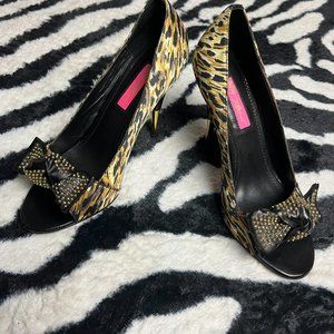 Betsey Johnson Cheetah Print Heels!